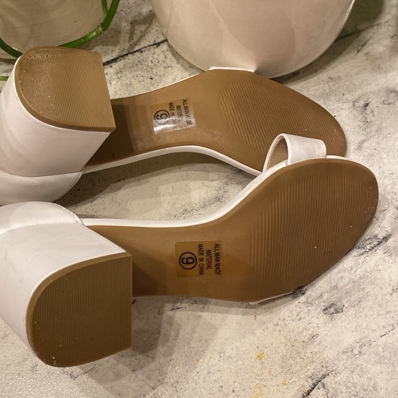 CityClassified Elegant White Block Heel Sandals size 9 - Picture 7 of 8